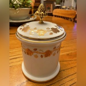 Canister / storage jar - @ 7.5” high - EUC- golden acorn nob